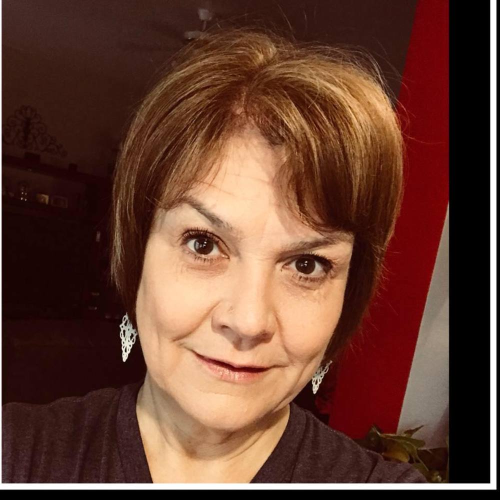 Meet your Posher, Rena